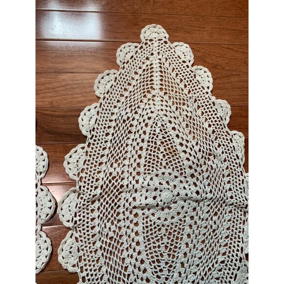 Vintage Handmade Crochet Oval Doilies Set of 2 - Picture 5 of 7